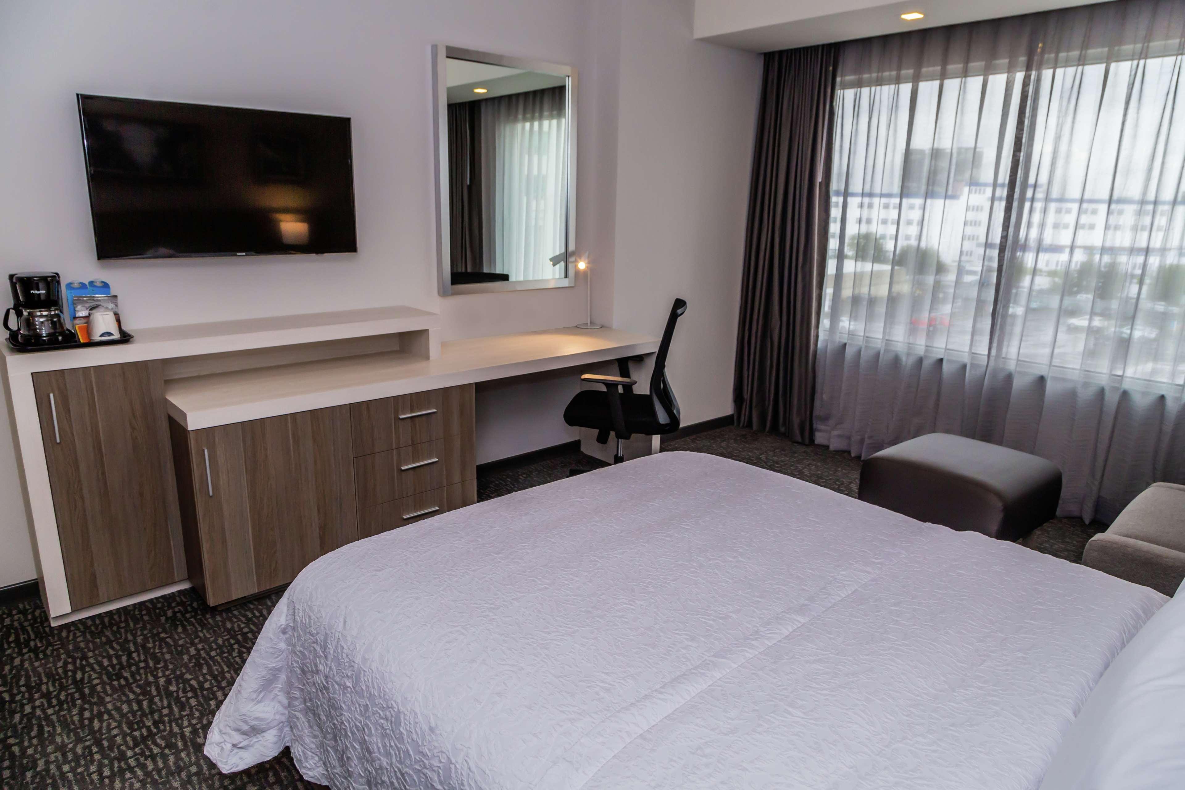 Hampton Inn & Suites By Hilton Puebla Extérieur photo
