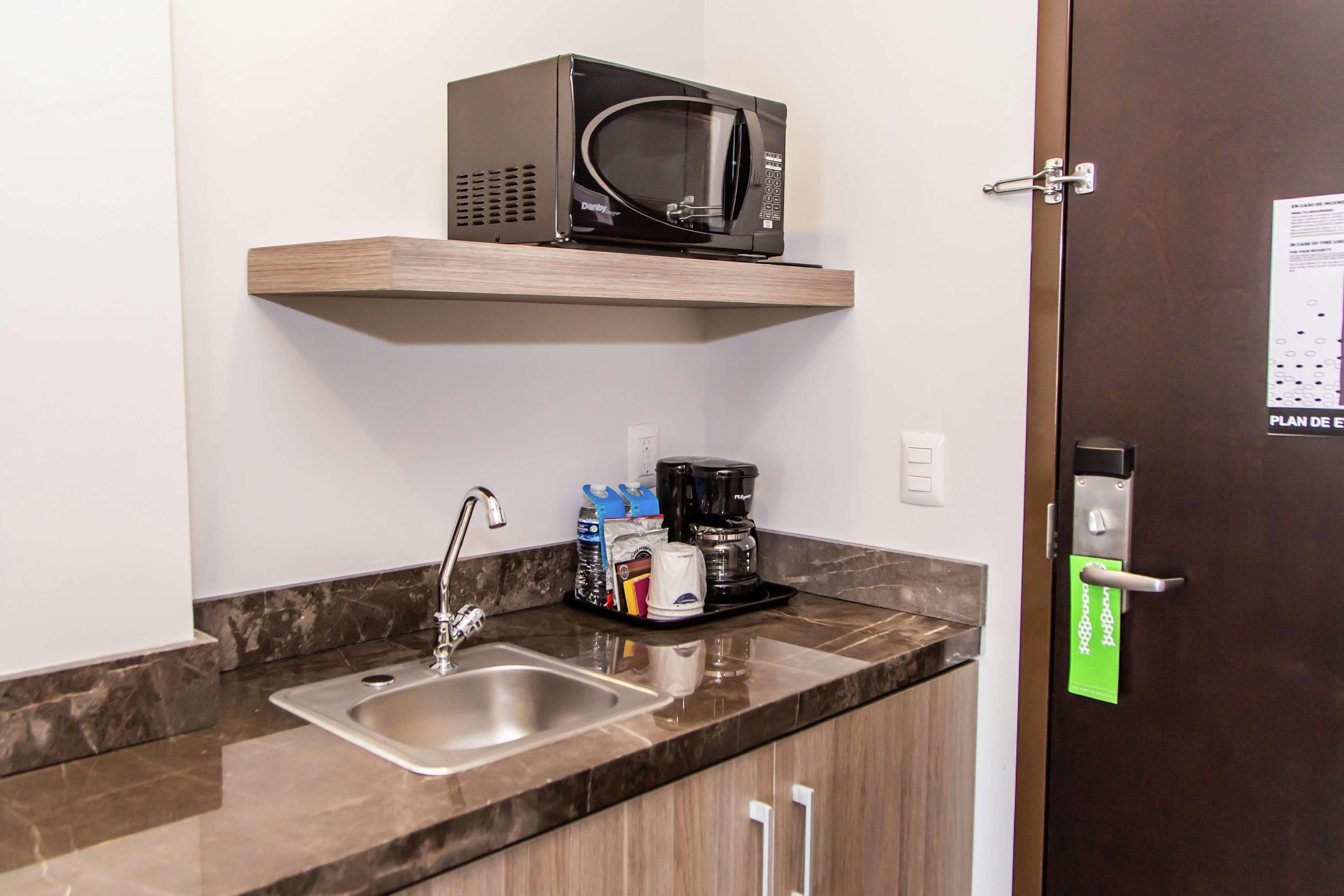 Hampton Inn & Suites By Hilton Puebla Extérieur photo