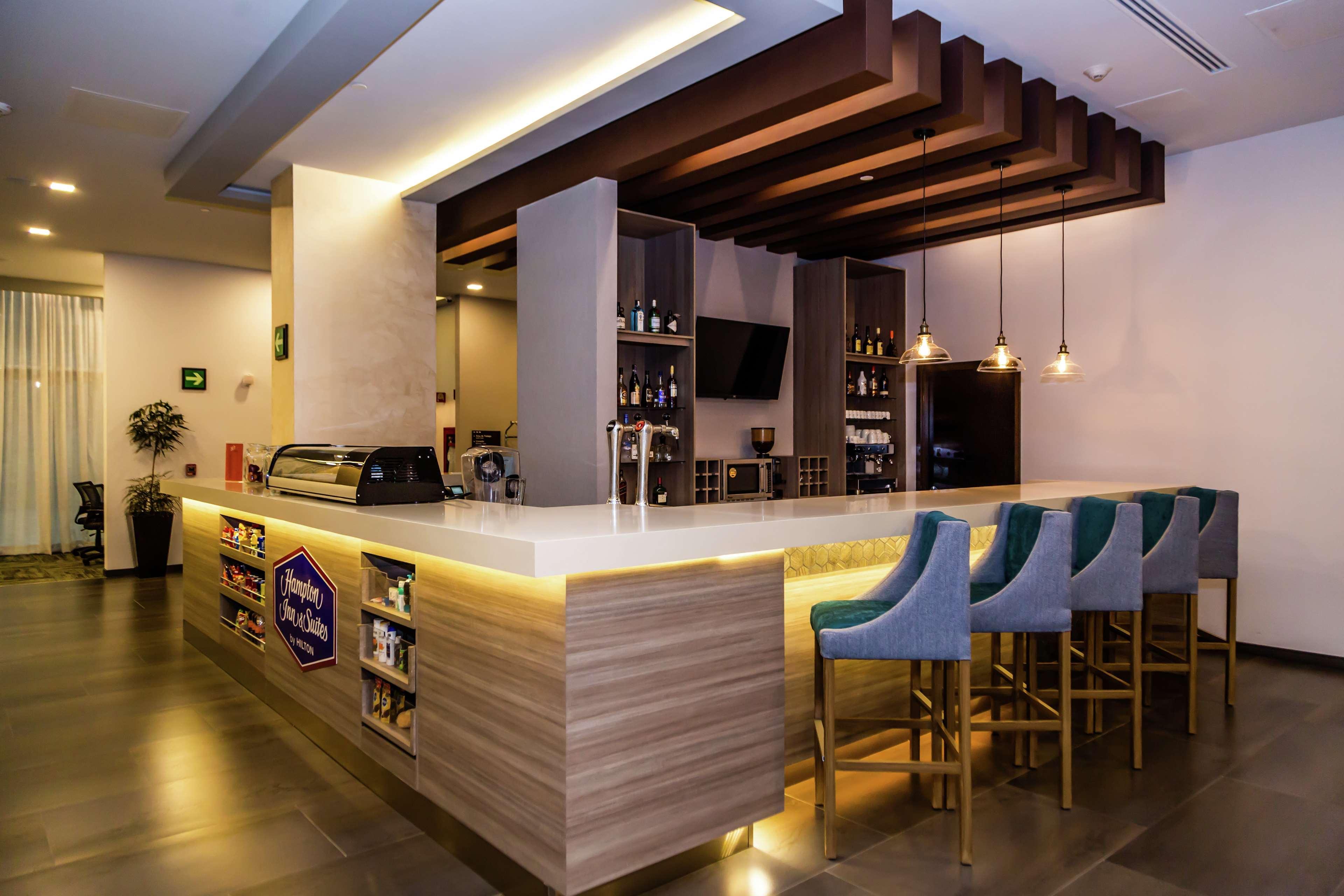 Hampton Inn & Suites By Hilton Puebla Extérieur photo