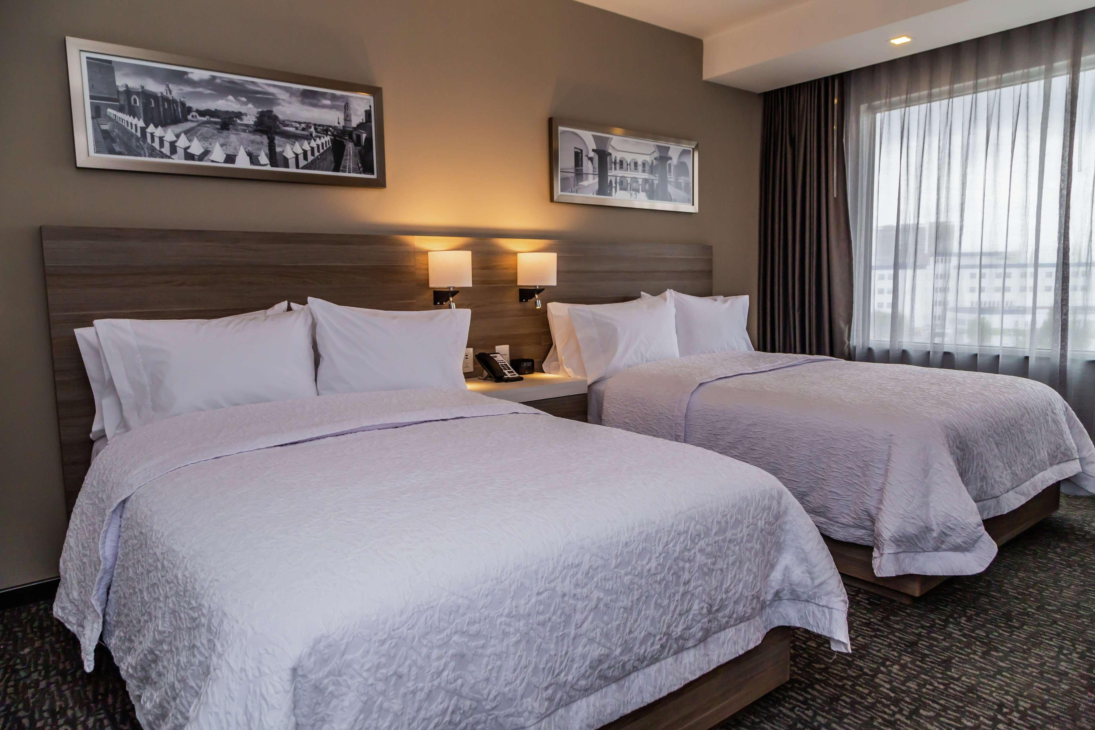 Hampton Inn & Suites By Hilton Puebla Extérieur photo