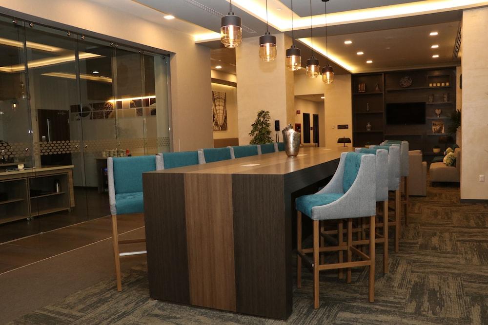 Hampton Inn & Suites By Hilton Puebla Extérieur photo