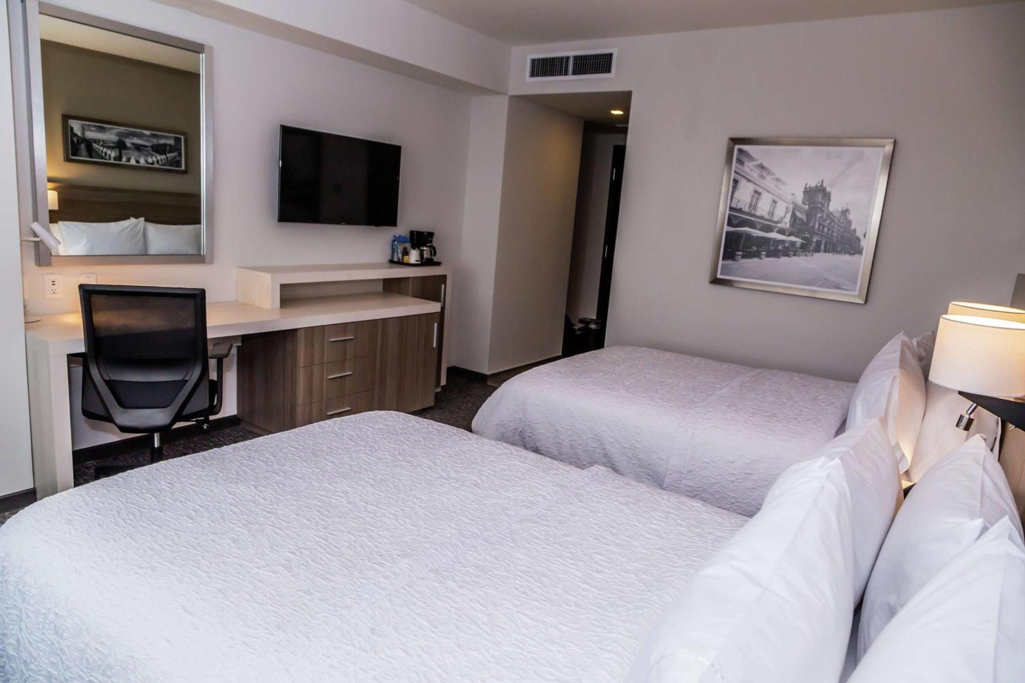 Hampton Inn & Suites By Hilton Puebla Extérieur photo